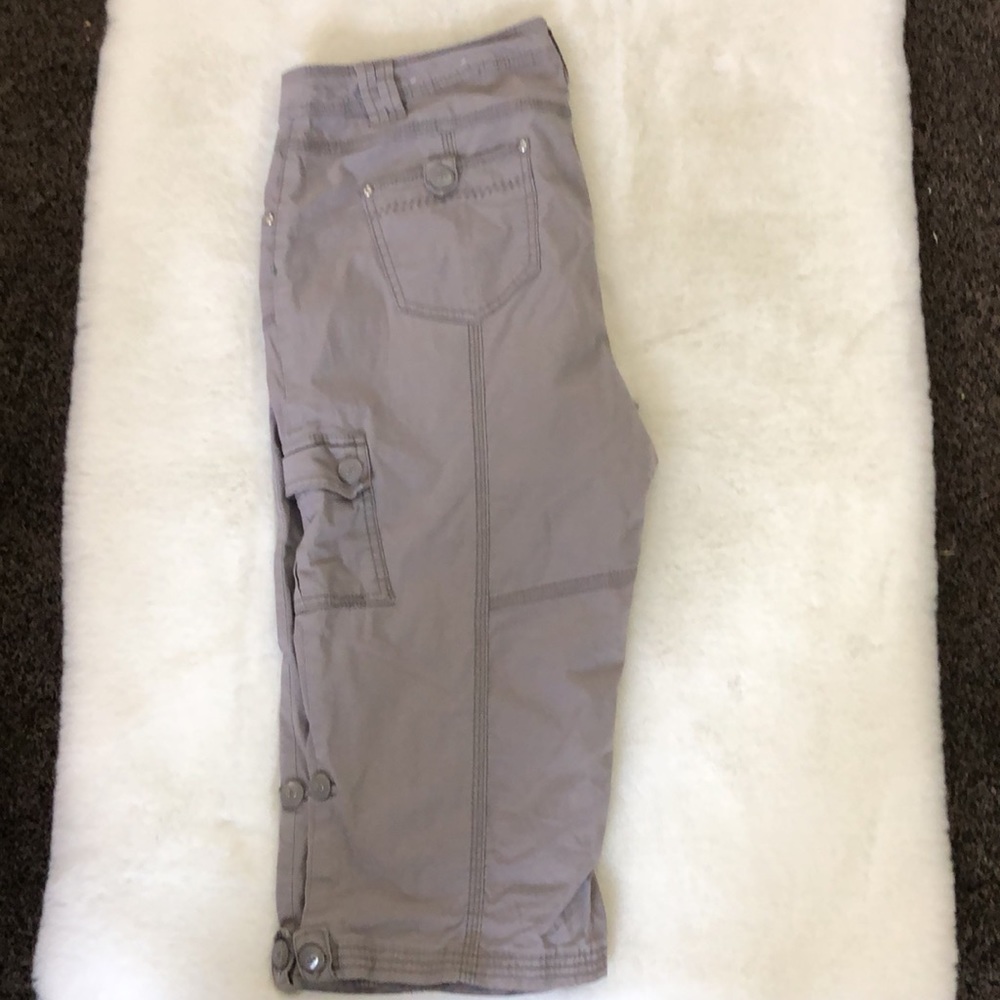 Reitmans grey capris size 11